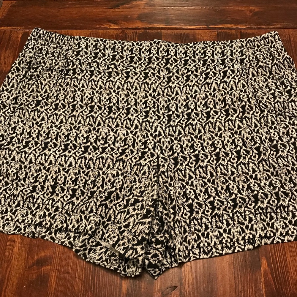 Lightweight shorts